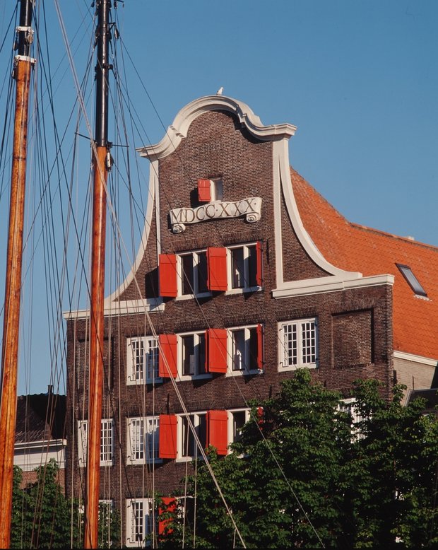 Pakhuis Stokholm aan de Wolwevershaven
